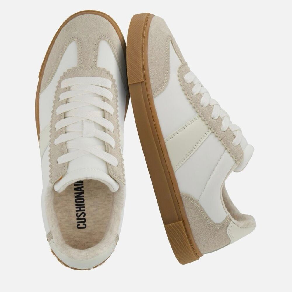 Cushionaire Size 7 Women’s City Sneaker Tennie Shoe Tan While Minimal
